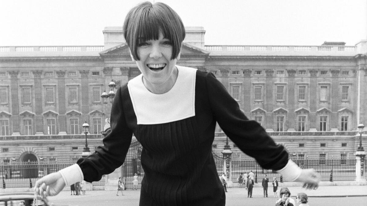 Mary Quant outside Buckingham Palace