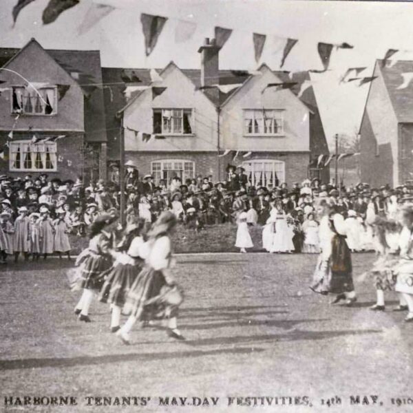 A black and white photo of the Harborne Tenants' May Day festivities on 14th May 1910